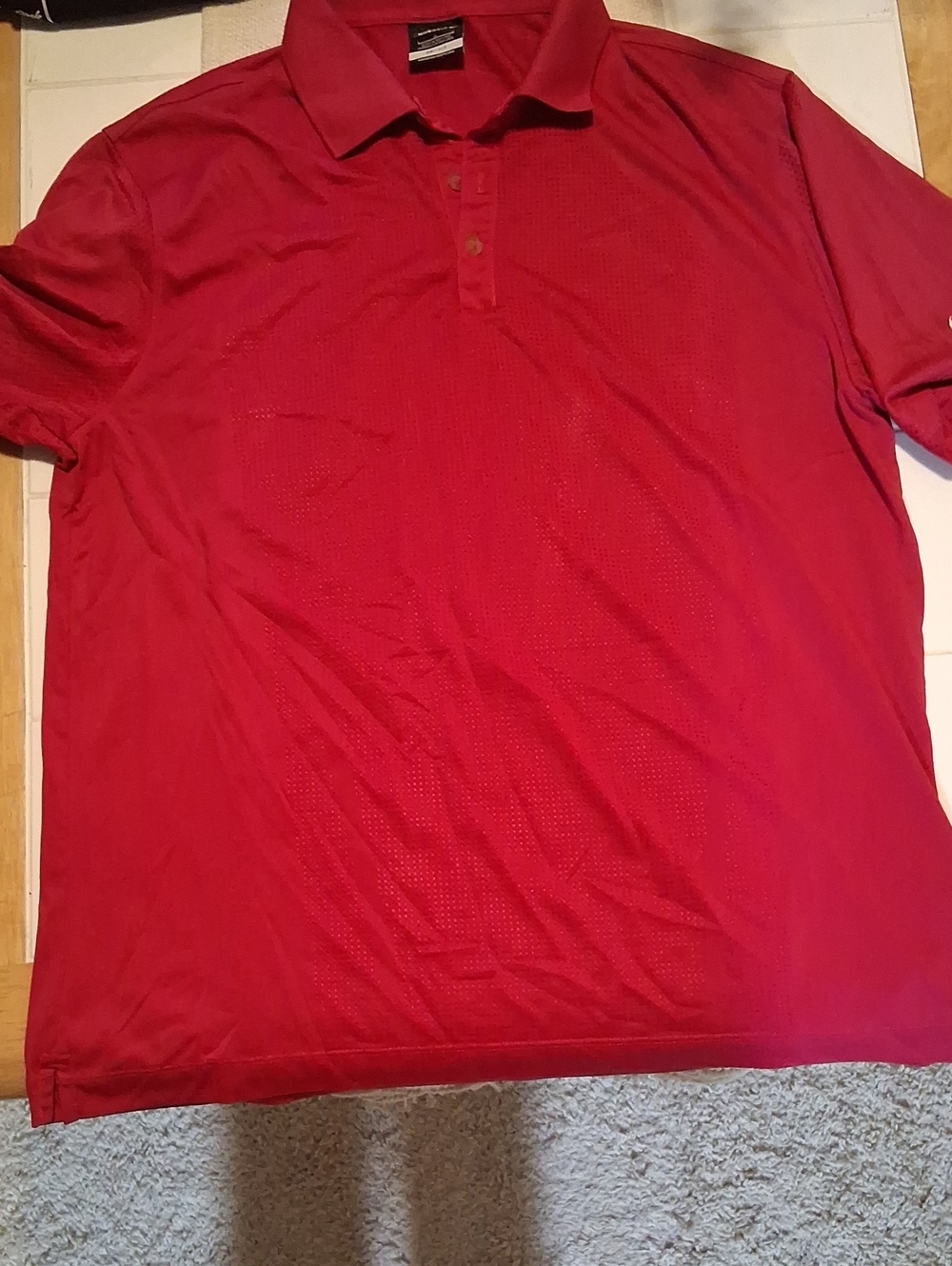Like New MENS NIKE GOLF DRI FIT POLO IN MAGENTA SIZE LARGE